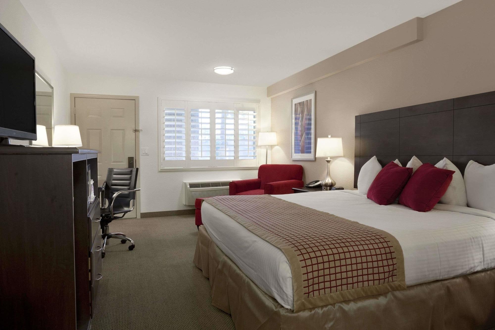 Infinity Inn & Suites Tempe Εξωτερικό φωτογραφία