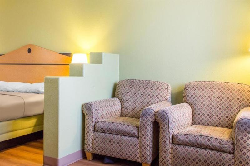 Infinity Inn & Suites Tempe Εξωτερικό φωτογραφία