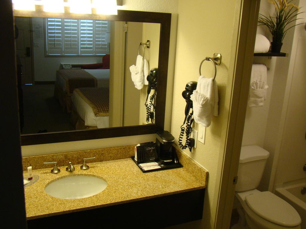 Infinity Inn & Suites Tempe Εξωτερικό φωτογραφία